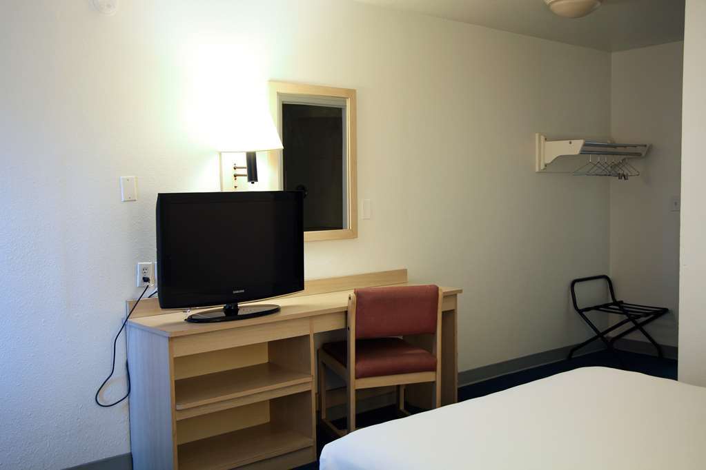 Americas Best Value Inn East Peoria Стая снимка