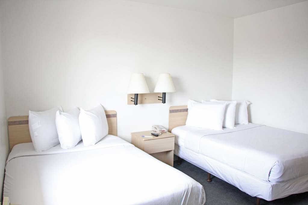 Americas Best Value Inn East Peoria Стая снимка